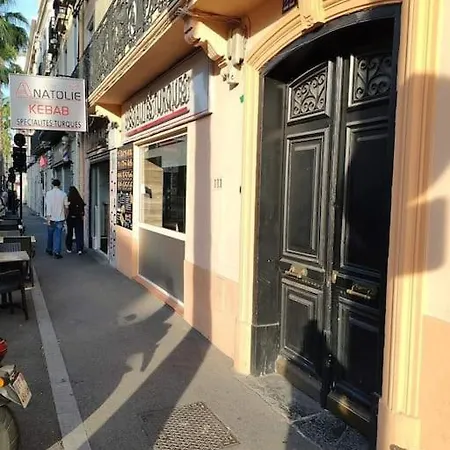 Le Centre Du Monde *